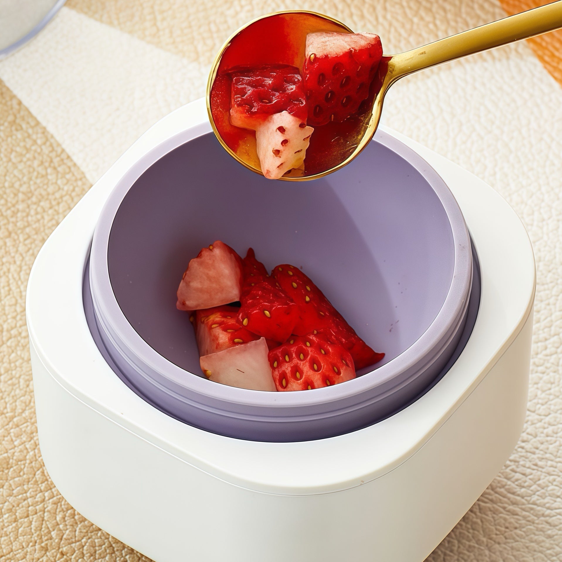 Press-to-Release Ice Ball Mold
